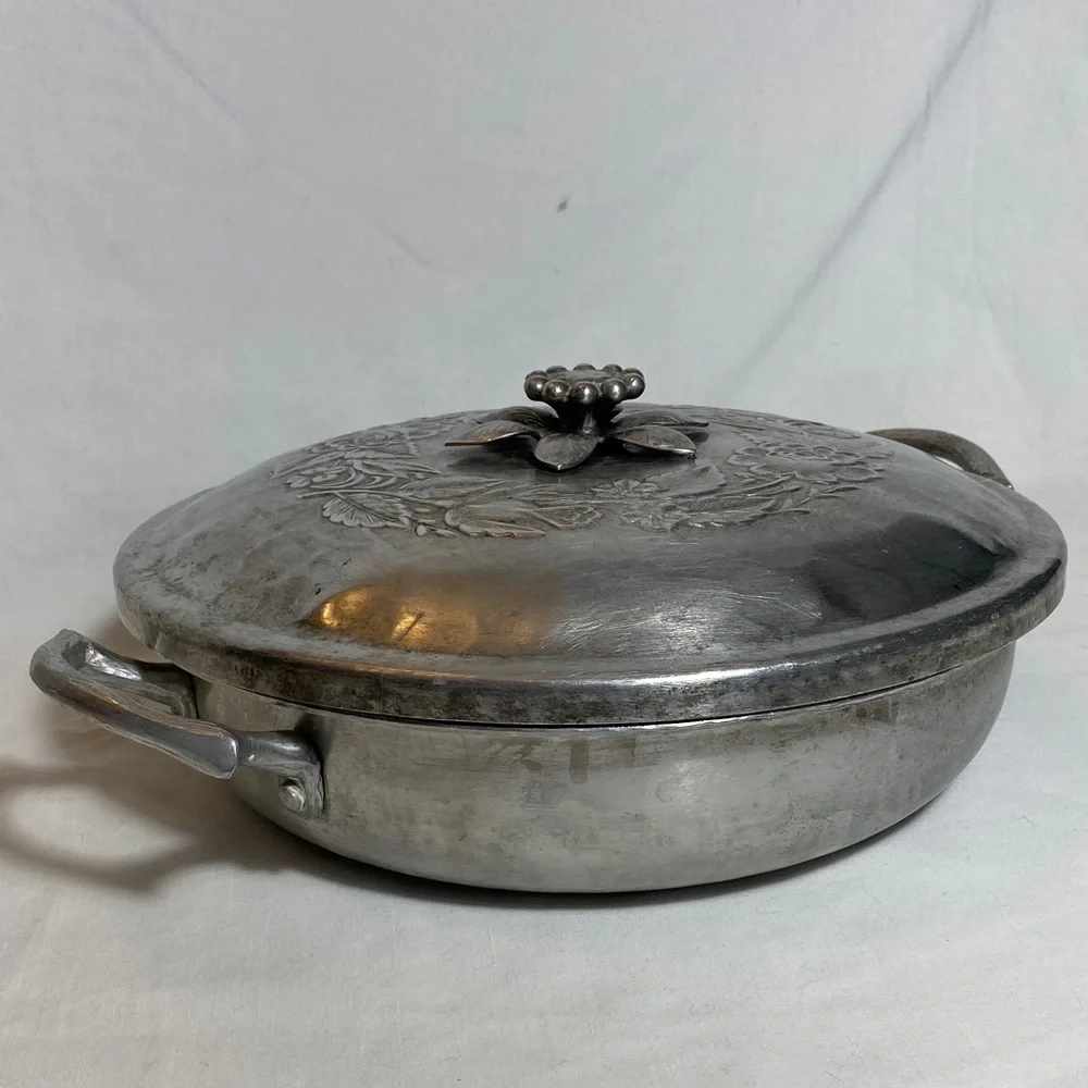 Vintage Everlast Hand-forged Aluminum 10” Casserole with Decorative Lid